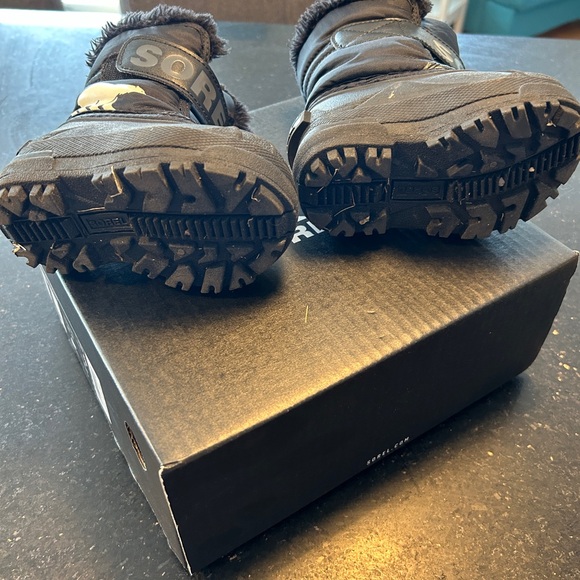 Sorel snow commander boots 5T - Picture 3 of 3